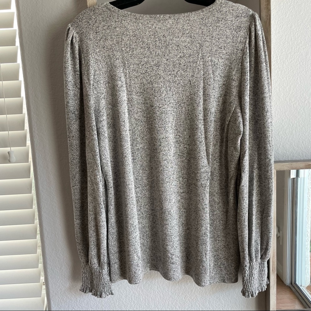 🟢3/$15 Soft & Comfy Peasant Sleeve Top - Picture 8 of 9
